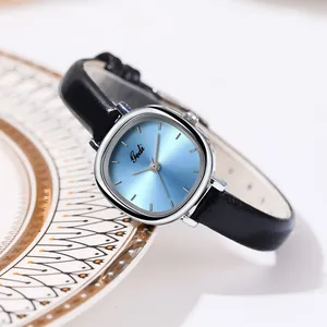 Minimalistische Damen-Quarzuhr mit blauem Zifferblatt und schwarzem Lederarmband