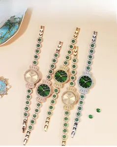 Detailansicht von Luxus-Quarzuhren mit Edelstein-Stil und diamantbesetzten Zifferblättern