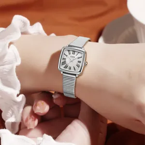 Montre femme GEDI carrée argentée avec cadran romain et bracelet à mailles fines