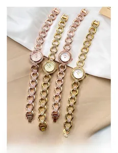 Vista dettagliata di quattro orologi da polso Gidi con accenti in oro rosa e cristalli