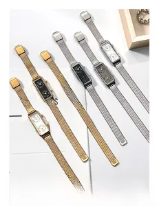 Montres à quartz rectangulaires à double fuseau horaire avec bracelets en maille