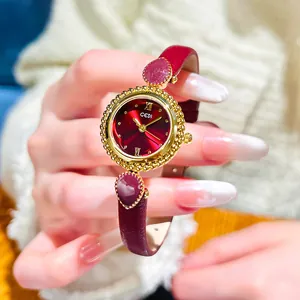GEDI Montre à Quartz Bohème pour Femme Cadran en Nacre Boîtier Doré Perlé Bracelet en Cuir Montre de Mode Élégante