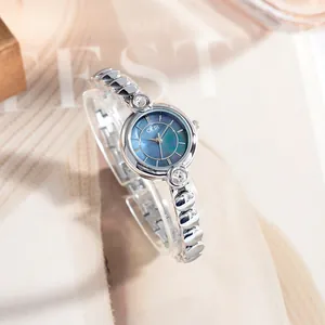 Elegante Orologio da Donna Gioiello Con Quadrante in Madreperla Strass Bracciale in Lega d'Argento Orologio al Quarzo