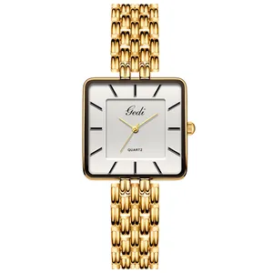 Montre quartz carrée dorée pour femme avec cadran crème minimaliste et bracelet à maillons