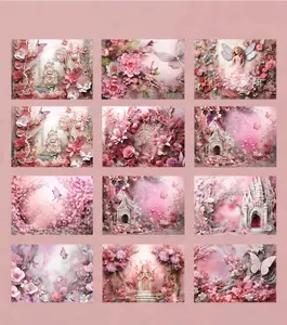 Detalle macro de papel de scrapbooking con motivos de castillos, flores y mariposas rosas