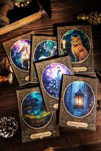 Detailansicht von Vintage Fantasy-Papier mit Waldtier-Illustrationen aus der Starlight Forest-Serie