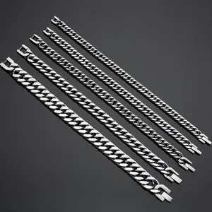 Bracciali a catena cubana in acciaio al titanio lucido in cinque diverse larghezze unisex