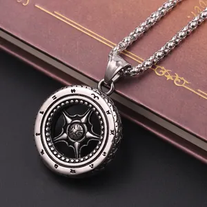 Collier rétro en acier inoxydable motif pneu avec pendentif étoile sur fond de cuir