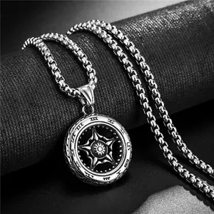 Collier vintage en acier inoxydable avec pendentif pneu et chiffres romains rétro