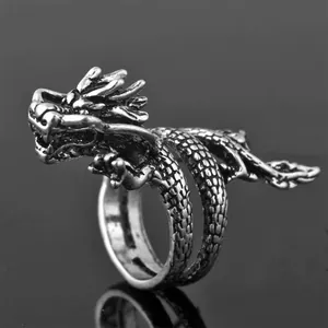 Anillo de cabeza de dragón retro para hombre con escamas y estética estilo punk