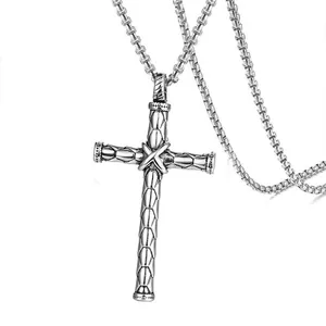Collier Pendentif Croix en Acier Inoxydable Vintage pour Hommes Style Gothique Punk Chaîne Vénitienne Argent Bijoux