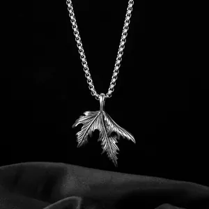 Pendaglio a foglia d'acero in stile vintage con catena a sfere in acciaio inox