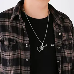 Collier rétro en acier inoxydable avec pendentif guitare et tête de mort pour homme