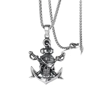 Collana punk in acciaio inossidabile da uomo con teschio pirata, doppie spade e ancora