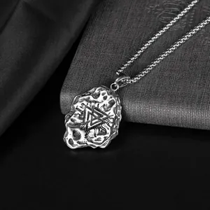 Vintage roestvrijstalen Valknut driehoek ketting met reliëf hanger en zilverkleurige schakels