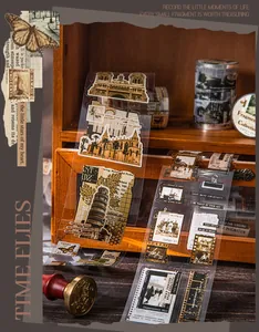 Detail von Vintage PET-Klebeband mit Architekturmotiven und Filmrahmen für Scrapbooking
