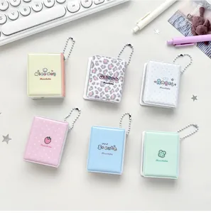 Colección mini álbumes de fotos llavero en seis colores pastel con motivos de fresas