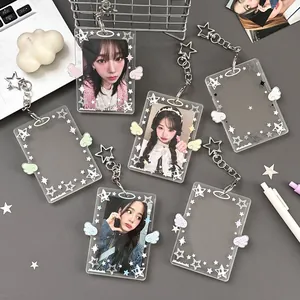 Portatarjetas de acrílico con alas de ángel coloridas y llavero de estrella