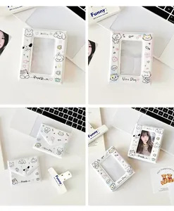 Dettaglio di un simpatico album per fotocarte con chiusura a bottone e tasche interne trasparenti