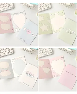 Detalle de cuatro tarjetas plegables de dibujos animados con ilustraciones y patrones