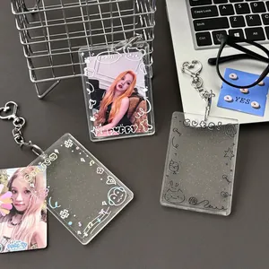 Porte-carte en acrylique à paillettes avec graffitis mignons et porte-clé en forme de cœur