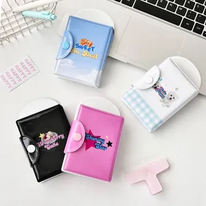 Set van vier kleurrijke Y2K mini-fotoalbums met druksluiting en schattige cartoonpatronen