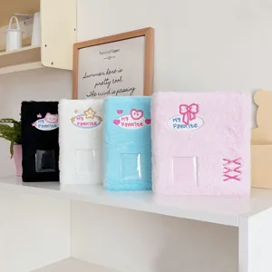 Carpeta de tarjetas fotográficas de felpa con bordado y ranura en cuatro colores