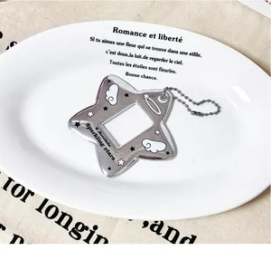 Sternförmiger silberner Metall-Fotorahmen-Anhänger mit funkelndem Sternenmuster und Kugelkette