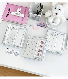 Tre album fotografici minimalisti con design a stella, gatto e angelo per card