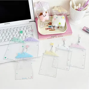 Portatarjetas de PVC transparente con forma de casita, peluches y colgantes de estrella