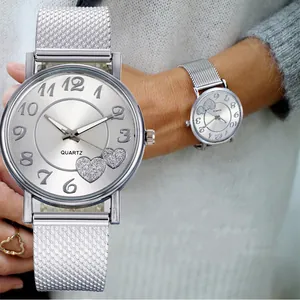 Mode Damen Quarzuhr Minimalistisches Zifferblatt Mit Glitzer Herz Dekor Milanaise Metallgeflecht Band Lässige Legierung Gehäuse Armbanduhr Geschenk