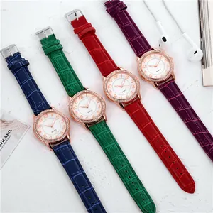 Damen Quarzuhren mit leuchtenden Kristalllünetten und bunten Lederarmbändern