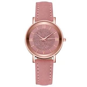 Elegante reloj de mujer con correa de cuero rosa, caja de oro rosa y esfera con diamantes
