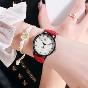 Orologio al quarzo luminoso con cinturino in pelle rossa, bracciale e anello a farfalla