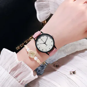 Orologio al quarzo da donna con cinturino in pelle rosa e braccialetto intrecciato chic