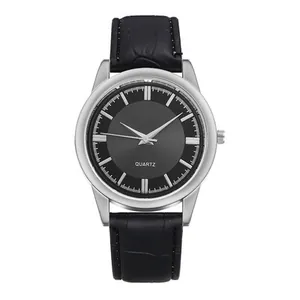Klassiek herenhorloge met zwarte wijzerplaat, zilveren kast en zwarte leren band