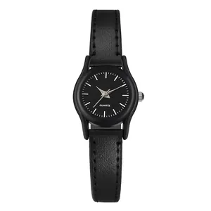 Reloj de cuarzo minimalista para mujer con correa de cuero negro y esfera negra mate