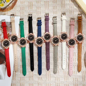 Orologio al quarzo da donna con cassa in oro rosa e strass in dieci diverse varianti