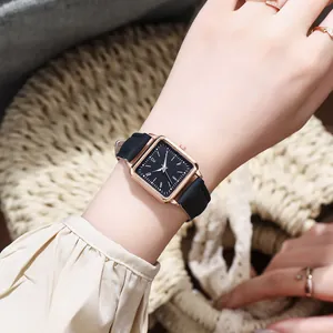 Reloj de Cuarzo Cuadrado para Mujer de Moda Esfera Rectangular de Aleación Luminosa Correa de Cuero Artificial Reloj de Pulsera Casual