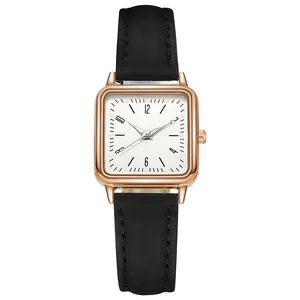 Elegante reloj de cuarzo rectangular con caja de oro rosa, esfera blanca y correa de cuero negro