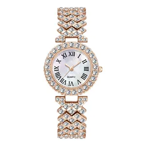Reloj de lujo para mujer en oro rosa con números romanos y detalles de cristal fino