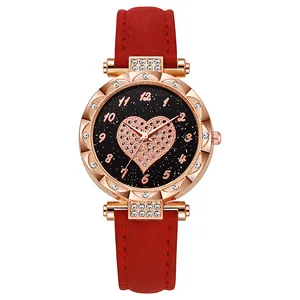 Orologio al quarzo da donna con cinturino rosso scamosciato e quadrante a cuore oro rosa