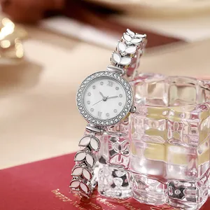 Montre à quartz chic pour femme style sirène avec bracelet feuille émail blanc et cristaux