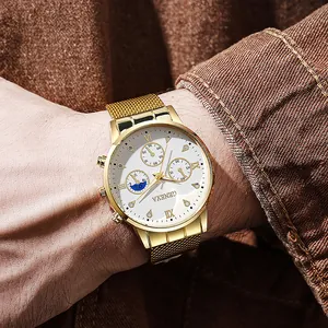 Orologio da uomo dorato con cinturino a maglia e quadrante bianco con numeri romani