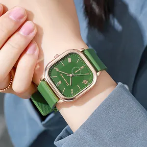 Montre carrée élégante en or rose avec cadran vert vintage et bracelet en silicone