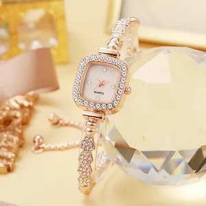 Montre quartz carrée élégante pour femme en or rose avec strass et bracelet de luxe
