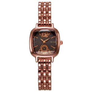 Montre carrée élégante en or rose avec cadran brun soleil et bracelet à maillons métalliques