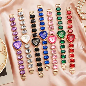 Orologio al quarzo a forma di cuore da donna con cinturini in pietre preziose colorate