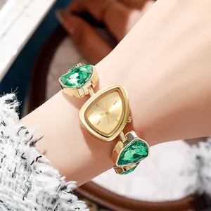 Damen Luxus Unregelmäßig Dreieckiges Zifferblatt Quarzuhr Kristall Armband Strass Mode Legierung Schmuck Armbanduhr Für Frauen