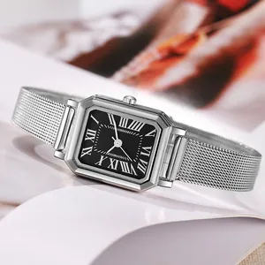 Orologio vintage rettangolare argento con quadrante nero e cinturino in maglia milanese